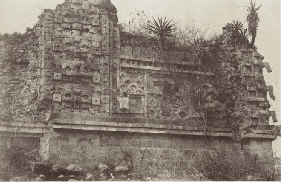 Palais Des Nonnes, à Uxmal, detail du côté Nord.