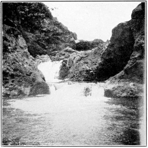 Rugged Lava of Wailuku River.