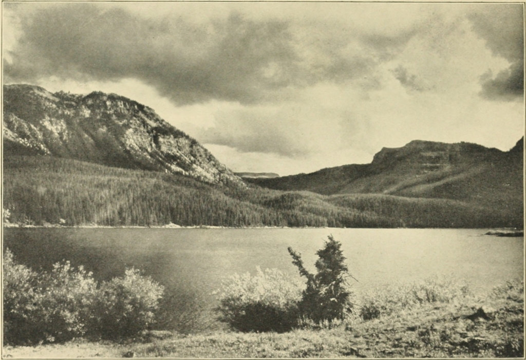 TRAPPER'S LAKE