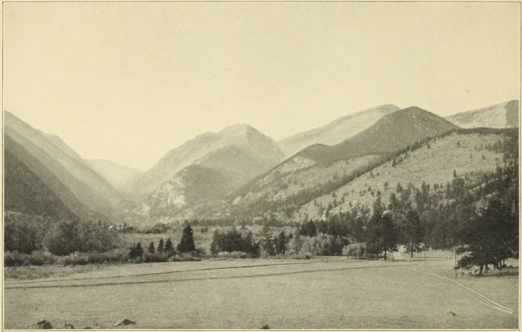 ESTES PARK ENTRANCE TO THE ROCKY MOUNTAIN NATIONAL PARK